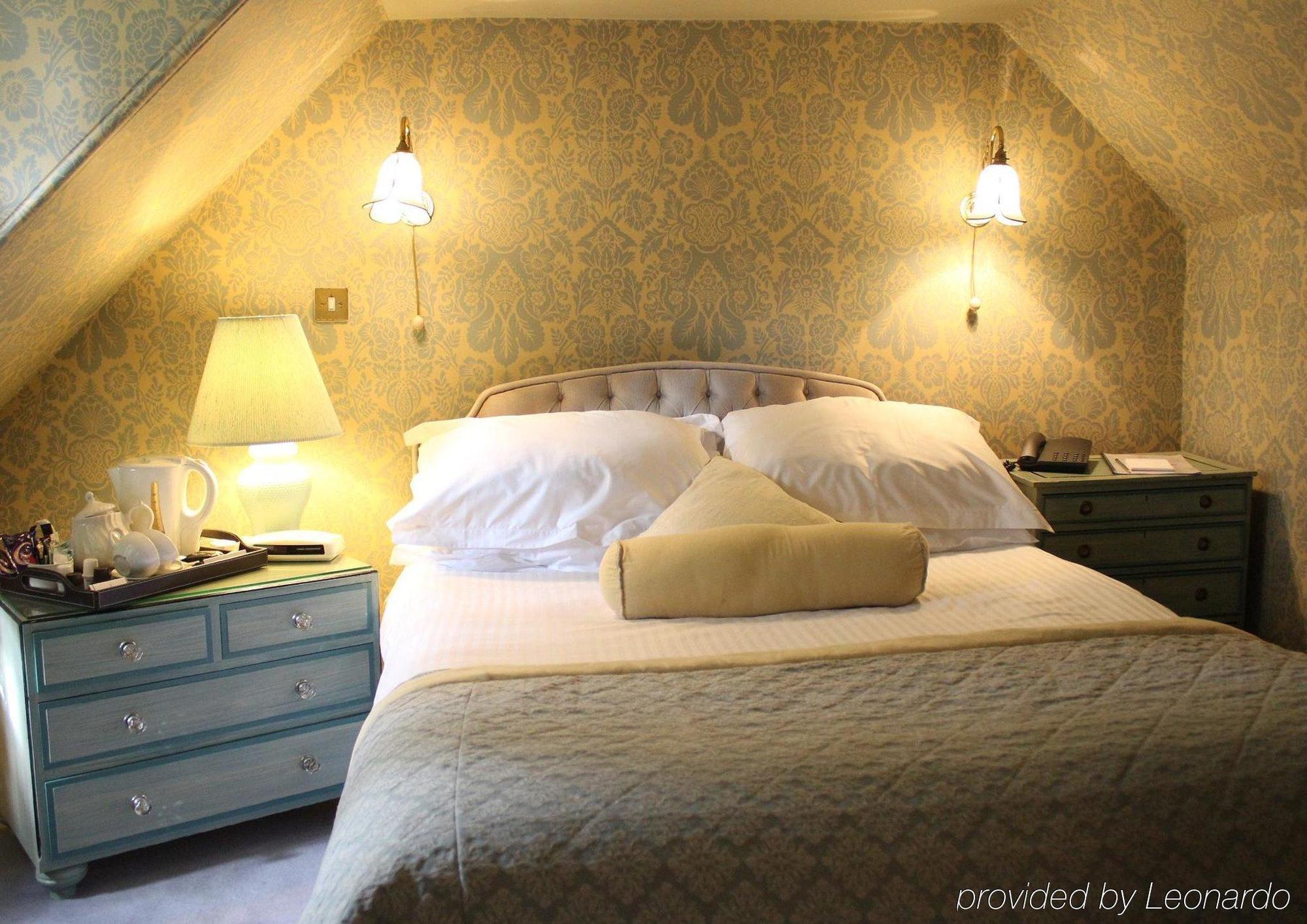 Roman Camp Country House Hotel Календер Номер фото